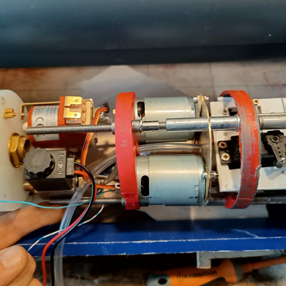 508 ACOPLANDO TANQUE A LA ESTRUCTURA